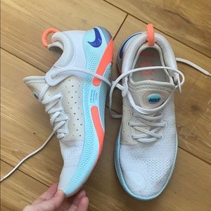 Nike Joyride Run Flynit Running Sneakers. Size 8